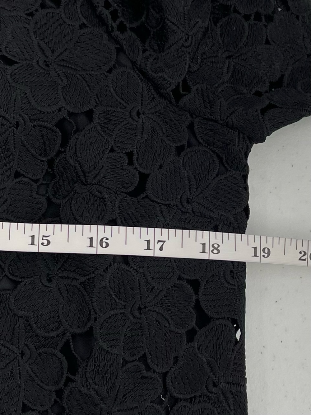 NWT Tuckernuck Jamie Eyelet Midi Dress Black Floral Lace V-Neck Size Small - Picture 9 of 10